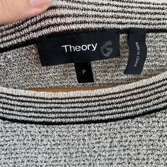 Theory Womens Gray/white stripe Crimp Knit long sleeve Pullover Top - Picture 6 of 8